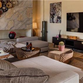  4 Bedroom Villa with Infinity Pool near Rovinj, Istria, Sleeps 8